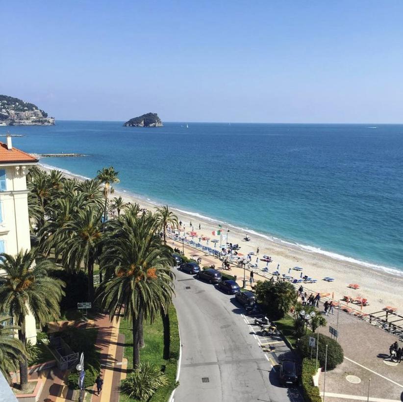 Appartamento In Centro A 30M Dal Mare Spotorno Exterior photo