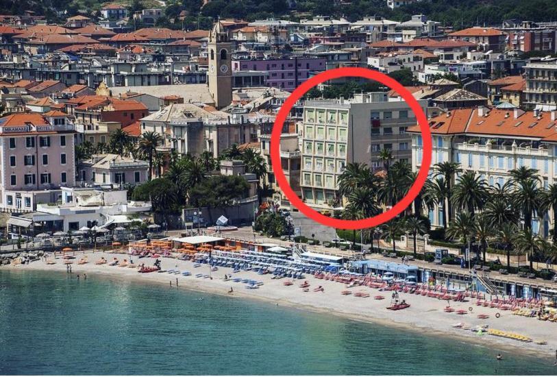 Appartamento In Centro A 30M Dal Mare Spotorno Exterior photo